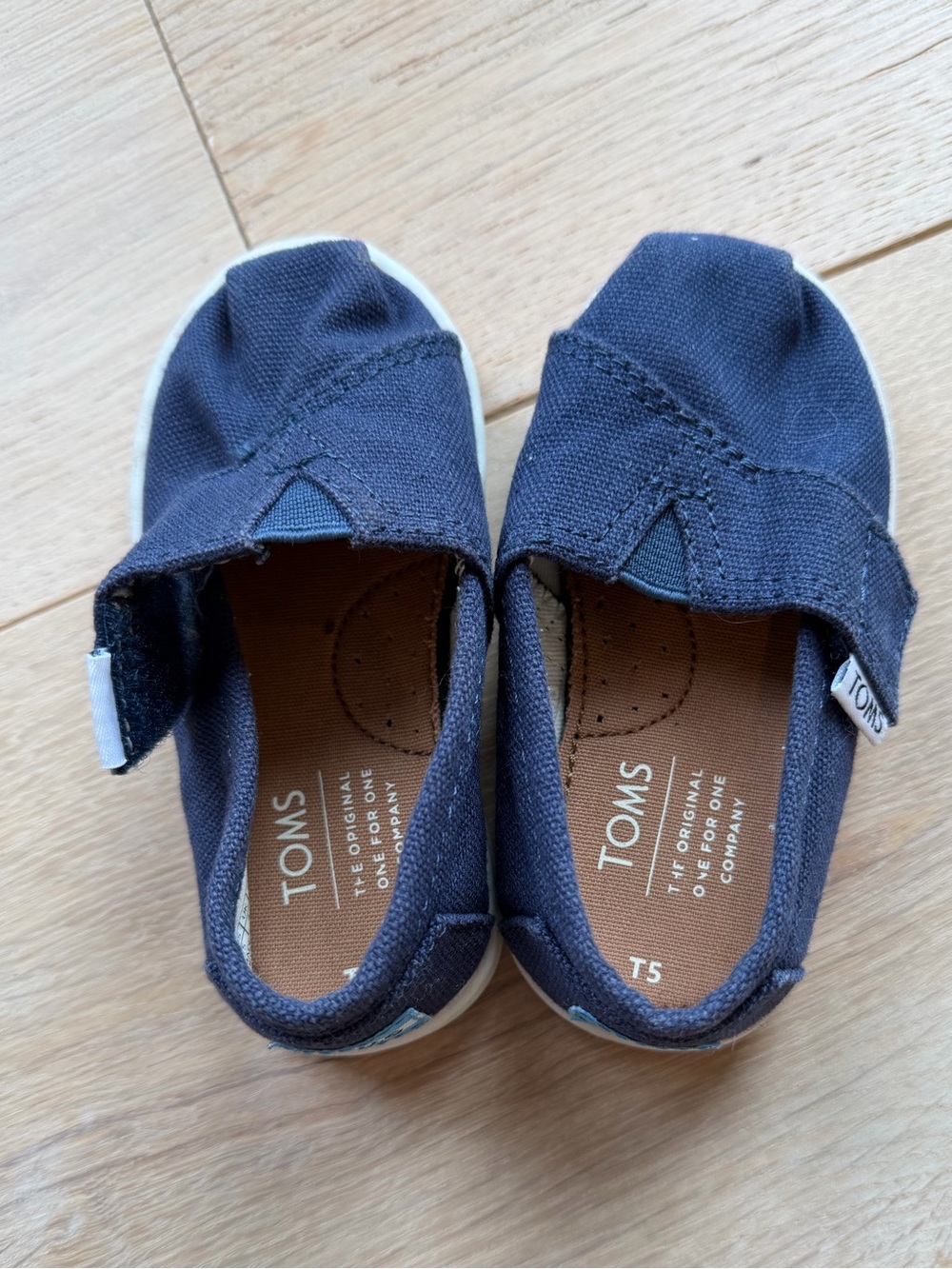 TOMS Toddler Navy Canvas Velcro Slip On Shoes Size T5